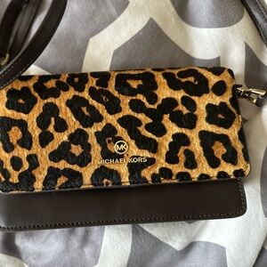 Leopard cross body Micheal Kors